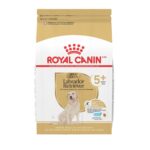 Alimento Seco para Perros Royal Canin Breed Health Nutrition Labrador Retriever Adulto 5+ Sabor Pollo Bolsa 28 Libras