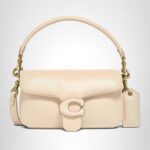 Bolso de Hombro Coach C3880 Tabby Almohada Cuero Cubierto Cierre C 18 Color Marfil Capacidad 5.3 Litros