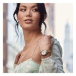 Reloj Bulova 98L283 Fantasma de Cristal Mujer Acero Inoxidable Tono Dorado Esfera de Nácar