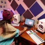 Pioneer DJ DM-50D Active - Altavoz de monitor de escritorio de 5 pulgadas, color blanco