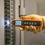 Klein Tools ET450 - Kit avanzado de buscador de disyuntores subterráneos y trazador de cables para interruptores energiz