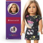 Muñeca American Girl Truly Me 18 pulgadas HJP53 ojos azules cabello rubio piel clara vestido playera negro con unicornio