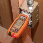 Kit de localizador de interruptores de circuito Klein Tools 80101, kit de probador de tomacorriente y receptáculo GFCI,