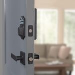 Amazon Basics Conjunto de cerraduras electrónicas tradicionales con teclado, cerradura de puerta sin llave con cerrojo y