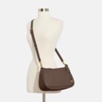 Bolso Bandolera Coach Cary CC437 B4CBD Piel Suave Color Piedra Oscura