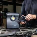 Scangrip NOVA 4 Connect - Luz de trabajo portátil LED de 4000 lúmenes, funciona con batería, función de atenuador de luz