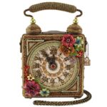 Bolso de mano Mary Frances Time of Your Life BAG 22-580 con cuentas asa superior temática de reloj multicolor