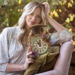 Bolso de mano Mary Frances Time of Your Life BAG 22-580 con cuentas asa superior temática de reloj multicolor