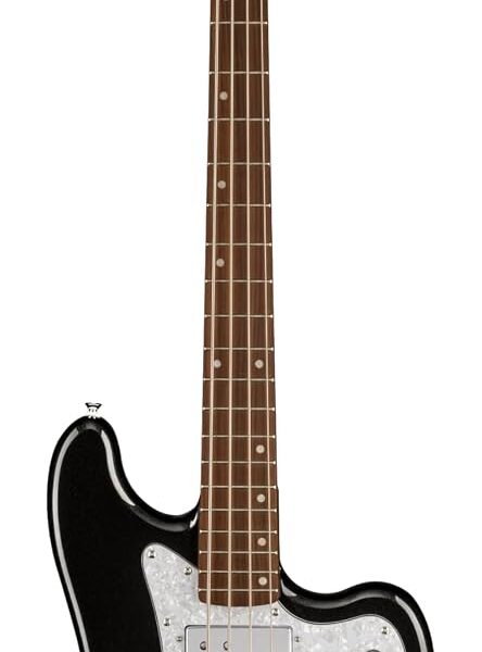 Paranormal Rascal Bass HH, diapasón de laurel, golpeador perloide blanco, negro metálico