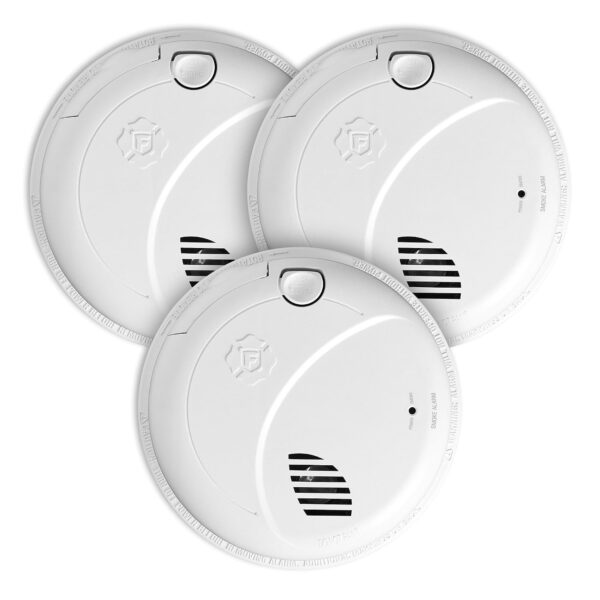 First Alert Alarma de humo cableada interconectada con respaldo de batería y alertas de voz, paquete de 3