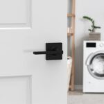 Kwikset Casey - Manija de puerta de paso interior, paquete de 10 manijas para puertas de armario y pasillo, manija rever