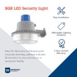 Luz LED de Seguridad Lithonia Lighting BGR ALO SWW2 MVOLT PER DNA M2 con Brazo de Montaje OMA M6 Fotocélula Gris 10000 L