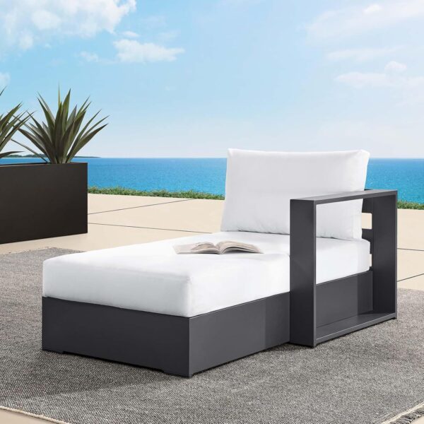 Tumbona Modway Tahoe de aluminio con recubrimiento en polvo gris y blanco orientada a la derecha EEI-6633-GRY-WHI