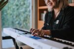 Arturia KeyLab Essential 88 mk3 — Teclado controlador MIDI USB de 88 teclas con software Analog Lab V incluido, negro
