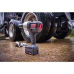 Llave de Impacto Inalámbrica Ingersoll Rand W8191-K2 1 Pulgada 20V 2000 ft-lb Kit con 2 Baterías