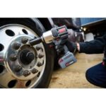 Llave de Impacto Inalámbrica Ingersoll Rand W8191-K2 1 Pulgada 20V 2000 ft-lb Kit con 2 Baterías