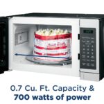 GE Horno microondas para encimera, compacto de 0.7 pies cúbicos, capacidad de 700 vatios, 6 ajustes de cocción automátic