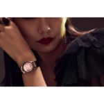 Reloj Citizen Eco-Drive Maléfica Charm Box Set Disney Villains acero inoxidable correa de cuero negro GA1080-41Y