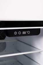 Frigidaire Refrigerador incorporado de 3 pies cúbicos de capacidad, debajo del mostrador, sin escarcha, acero inoxidable