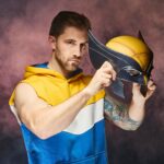Máscara Wolverine Hasbro Marvel Legends G0646 Escala 1 1 Plástico con Soporte