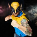 Máscara Wolverine Hasbro Marvel Legends G0646 Escala 1 1 Plástico con Soporte