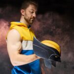 Máscara Wolverine Hasbro Marvel Legends G0646 Escala 1 1 Plástico con Soporte