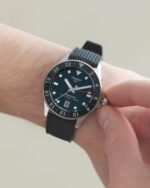 Reloj Tissot Seastar 1000 Quartz GMT T1208521705100 Caja de Acero Inoxidable 40 mm Cristal de Zafiro Sintético