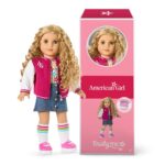 Muñeca American Girl Truly Me JFH07 18 pulgadas Cabello Rubio Rizado Ojos Grises Chaqueta AG Star Squad