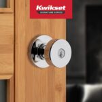 Kwikset Pismo - Pomo para puerta de entrada con cerradura y llave, manija segura con llave, perilla exterior para puerta