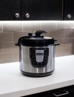 EPC-14DB: olla a presión eléctrica digital de acero inoxidable de 6 cuartos de galón