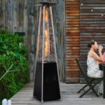 Calentador de Patio OuterMust PH02 48000 BTU Torre Piramidal Propano Negro con Ruedas y Tubo de Vidrio