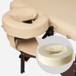 Mesa de Masaje Portátil Master Massage Argo 28 Pulgadas Patas de Nogal Color Crema