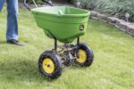 Esparcidor de Transmisión de Empuje John Deere Agri-Fab 45-0462-JD 130 lb