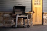 Parrilla Ahumadora de Pellets Traeger Westwood XL TFB82YLJU 823 Pulgadas Cuadradas WiFi Color Negro