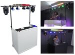 Cabina de DJ Rockville ROCKBOOTH TRUSS V2 con Braguero de Iluminación de 8 Pies Mesas de 2 Niveles Scrims Negro y Blanco