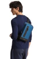 Bolsa Michael Kors Malone A Line Sling Pack Hombre Poliéster Azul Río