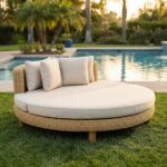 Sofá Cama Redondo Christopher Knight Home Modelo 341231 Ratán PE Beige 63x63x26 Pulgadas Capacidad 700 Libras