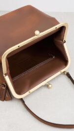 Bolso Coach Kisslock Frame 27 CEV14 Piel Marrón Cierre de Beso