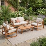 Juego de Muebles de Patio Christopher Knight Home Coddy 380268 4 Piezas Madera de Acacia con Mesa Auxiliar y Cojines Bei
