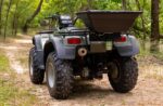 Esparcidor de Parcelas de Alimentos Maxxtuff MTF128 Capacidad 50 Libras Motor 12V para ATV